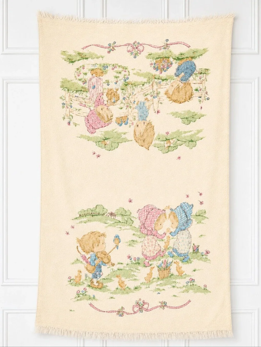 Vintage 1975 Betsey Clark for Martex Bath Towel Hallmark Fringed Ivory Garden
